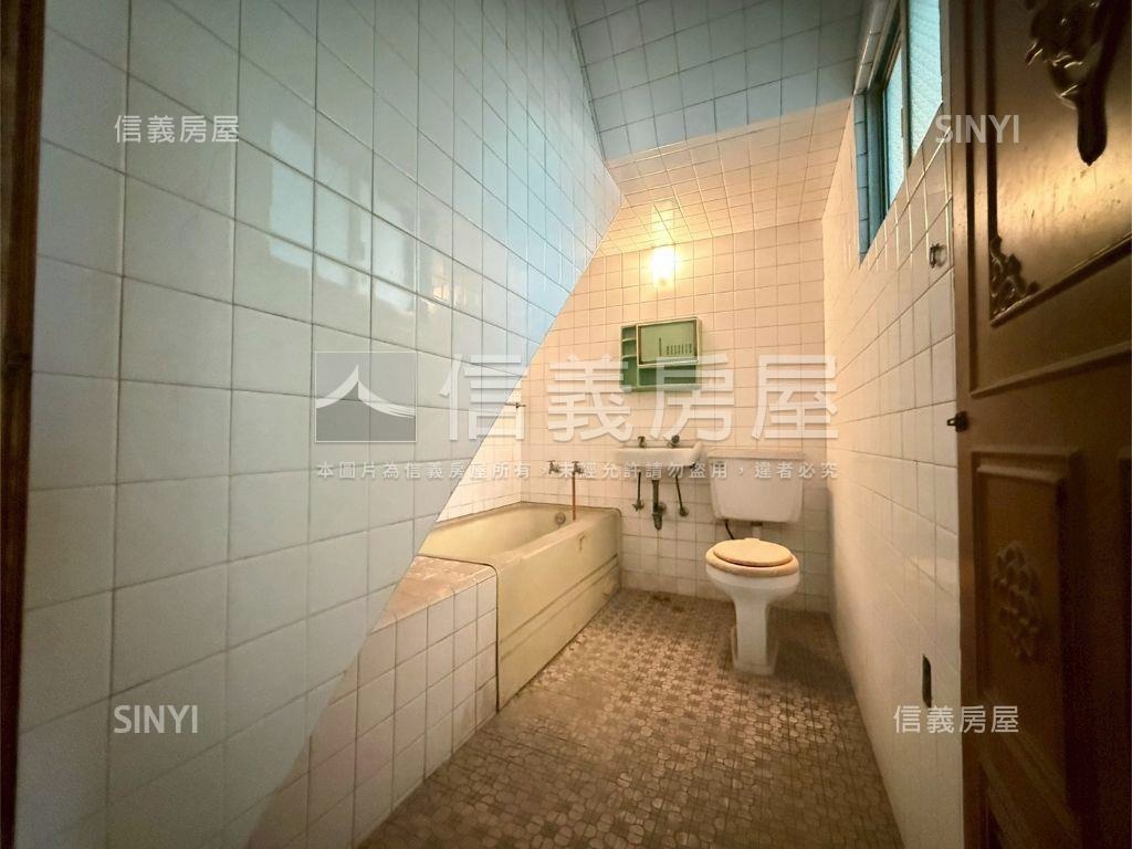 近日新國小＿舒適車墅房屋室內格局與周邊環境