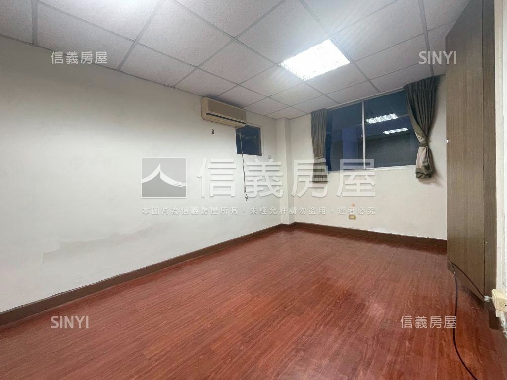 近輕軌３房全衛開窗屋況佳房屋室內格局與周邊環境