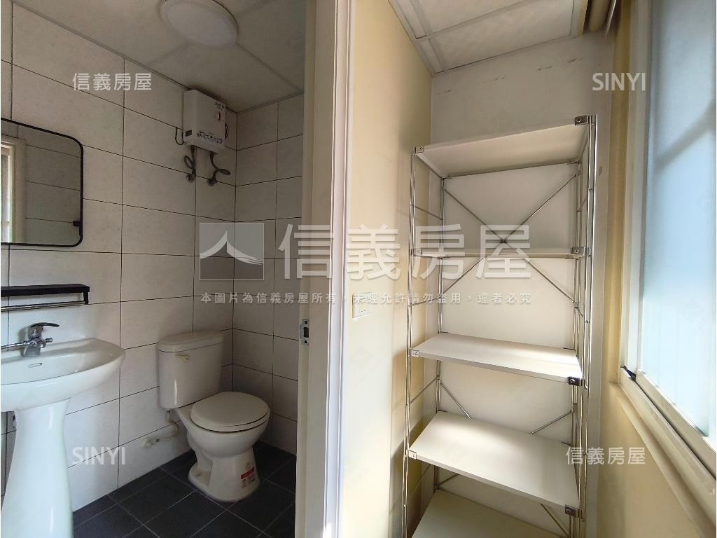 收租自用五房五衛公寓三樓房屋室內格局與周邊環境