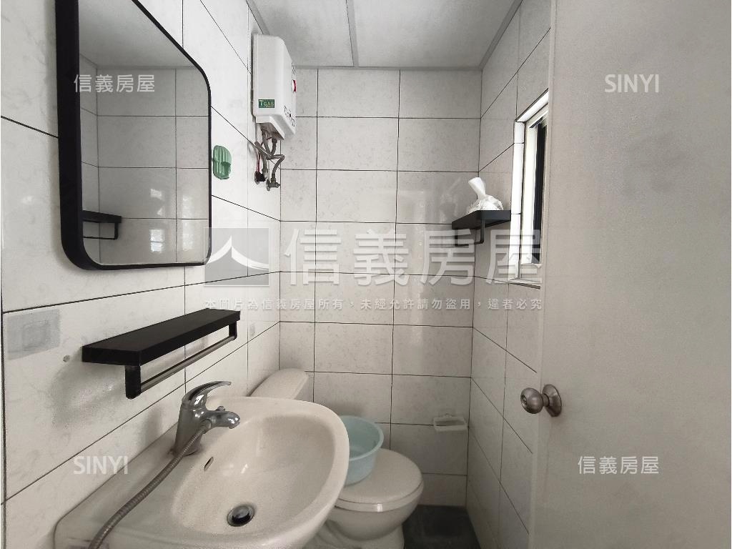 收租自用五房五衛公寓三樓房屋室內格局與周邊環境