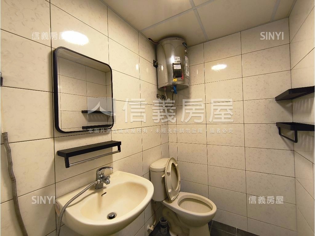 收租自用五房五衛公寓三樓房屋室內格局與周邊環境