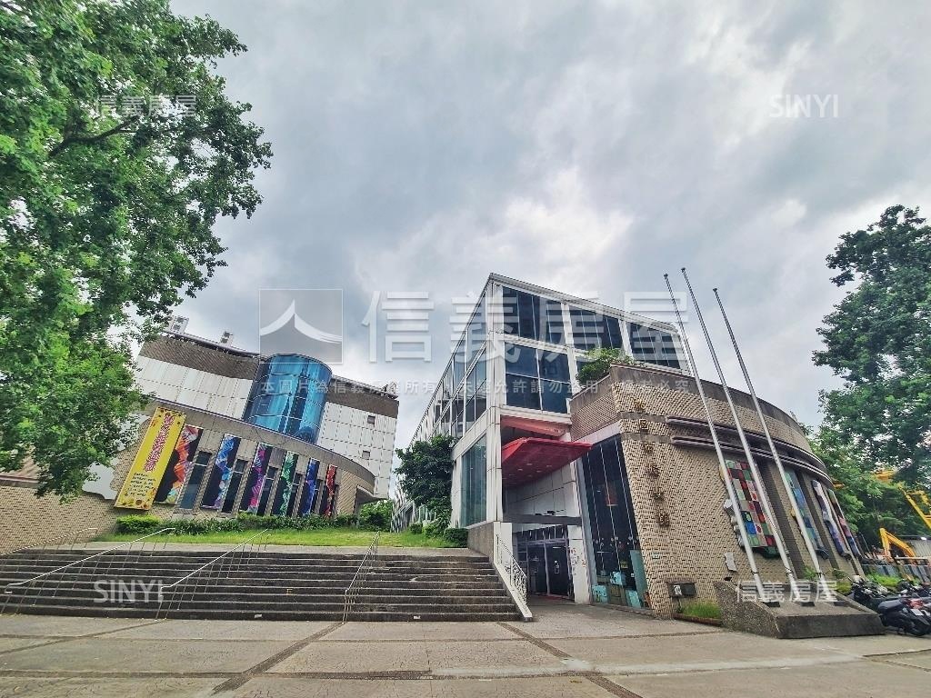 婦女館旁面寬店面房屋室內格局與周邊環境