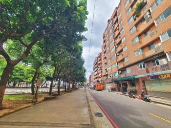 婦女館旁面寬店面