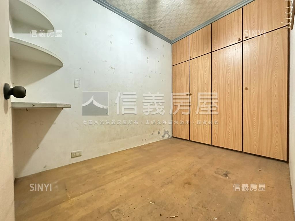 專任金庫旁旺厝房屋室內格局與周邊環境