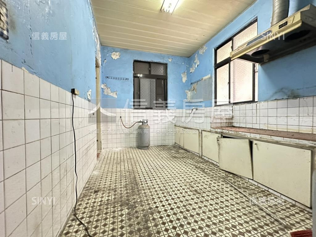 專任金庫旁旺厝房屋室內格局與周邊環境