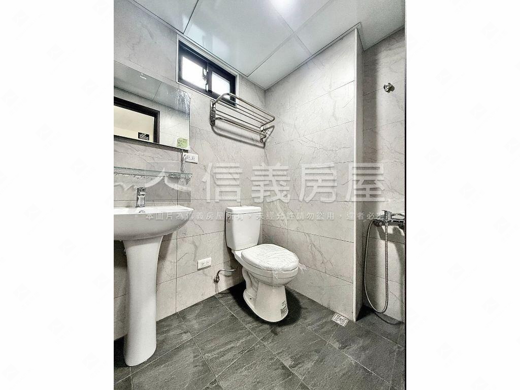 三光整棟收租１３間美透天房屋室內格局與周邊環境