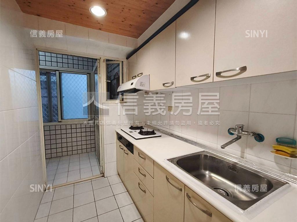 近好市多三房車位房屋室內格局與周邊環境