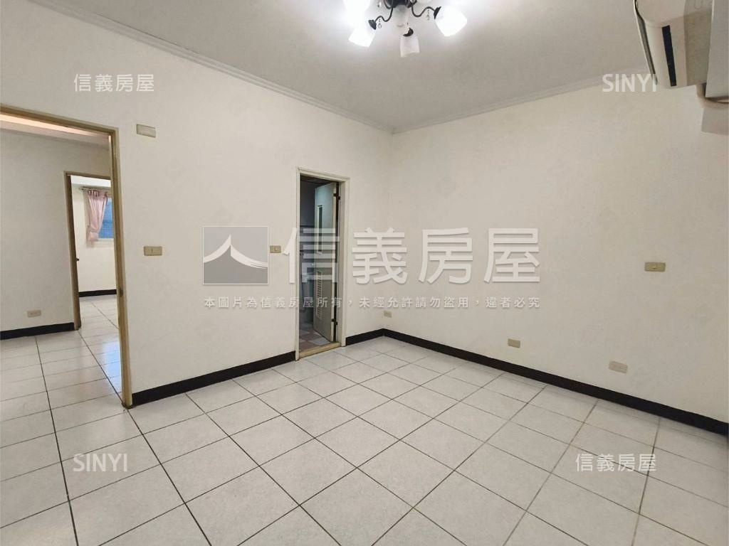 近好市多三房車位房屋室內格局與周邊環境