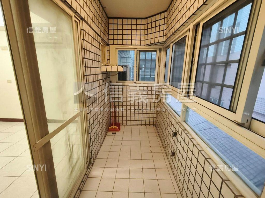 近好市多三房車位房屋室內格局與周邊環境