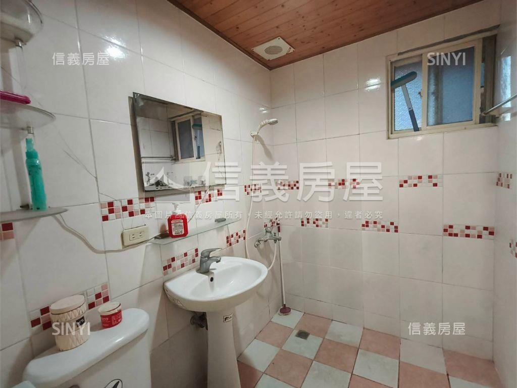 近好市多三房車位房屋室內格局與周邊環境