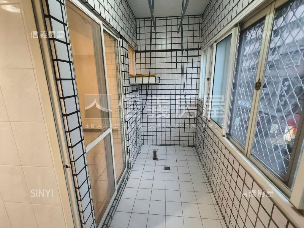 近好市多三房車位房屋室內格局與周邊環境