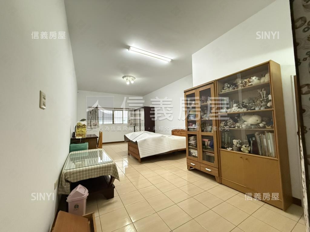 學校旁健康三街店住房屋室內格局與周邊環境