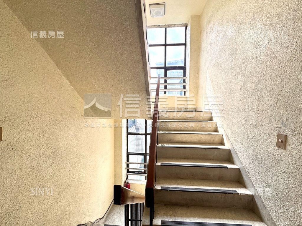三面採光管理大空間美廈房屋室內格局與周邊環境