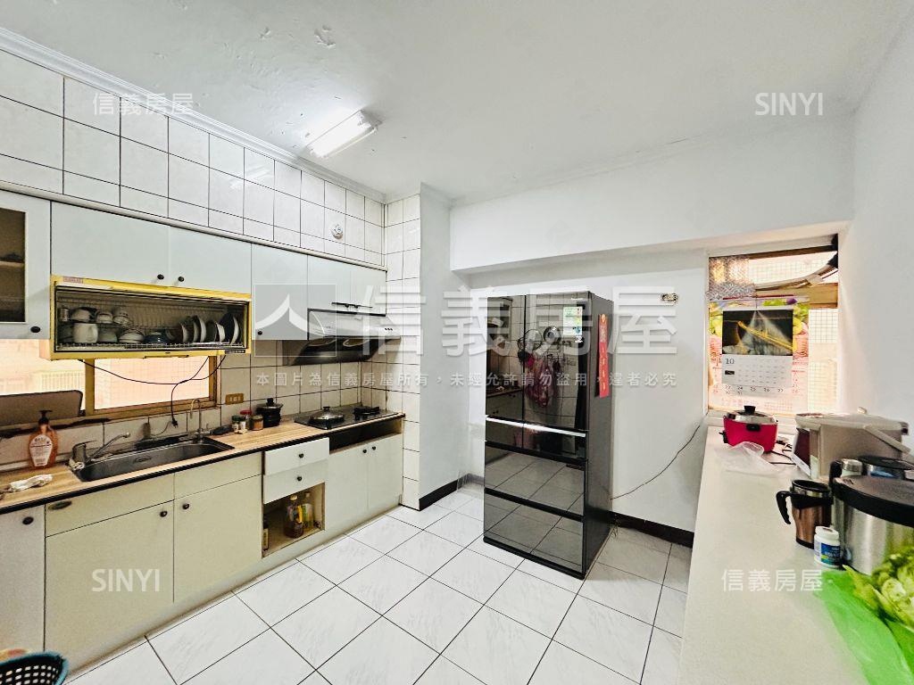 『夢蝶』三房稀有大空間房屋室內格局與周邊環境