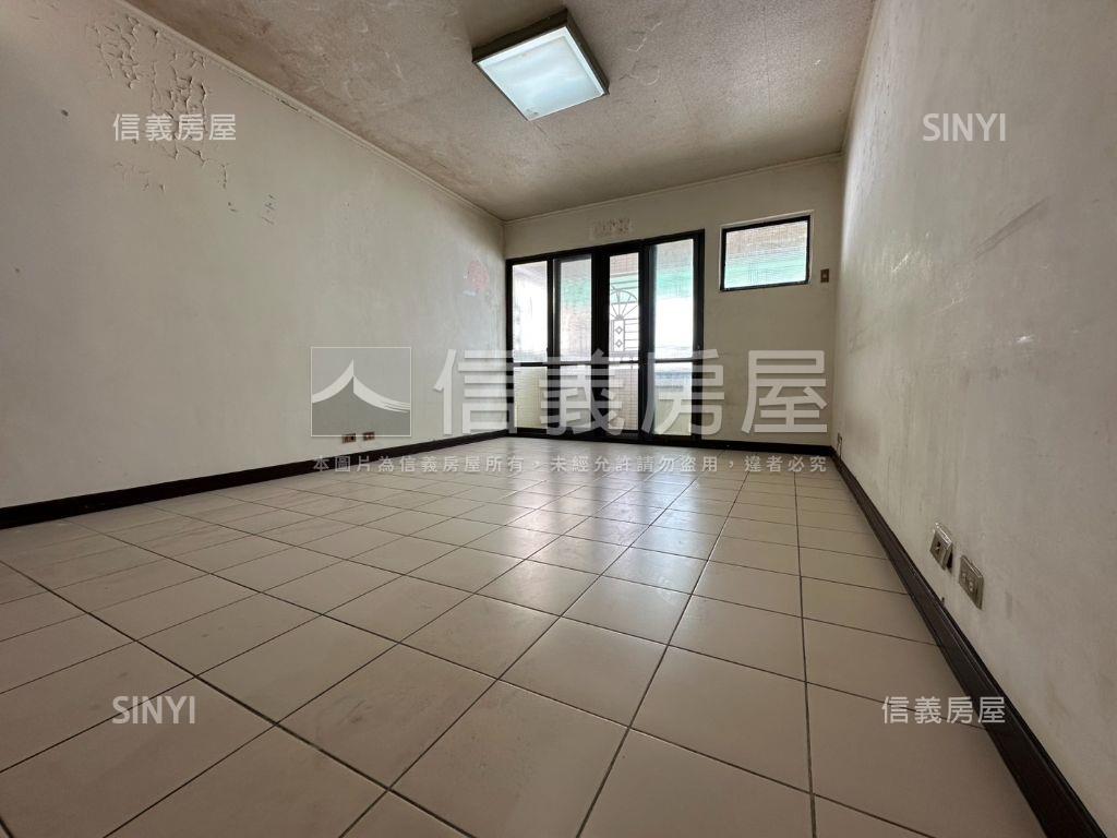 未來體育園區稀有國泰３房房屋室內格局與周邊環境
