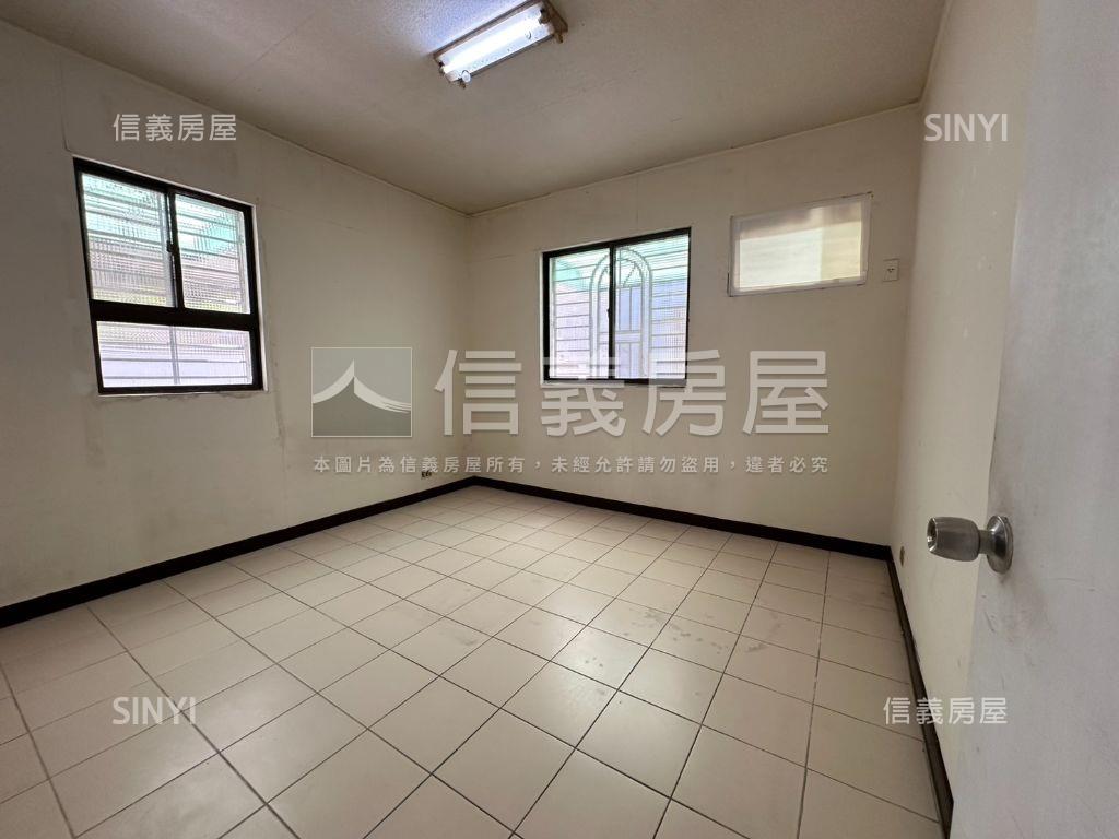 未來體育園區稀有國泰３房房屋室內格局與周邊環境