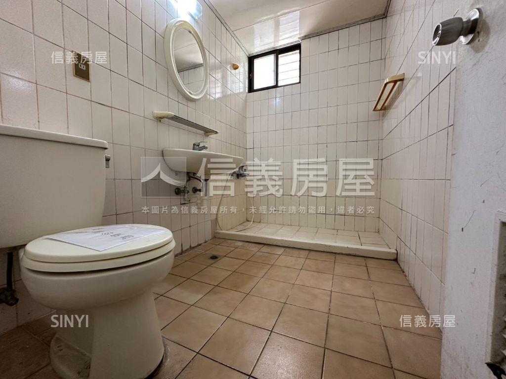 未來體育園區稀有國泰３房房屋室內格局與周邊環境