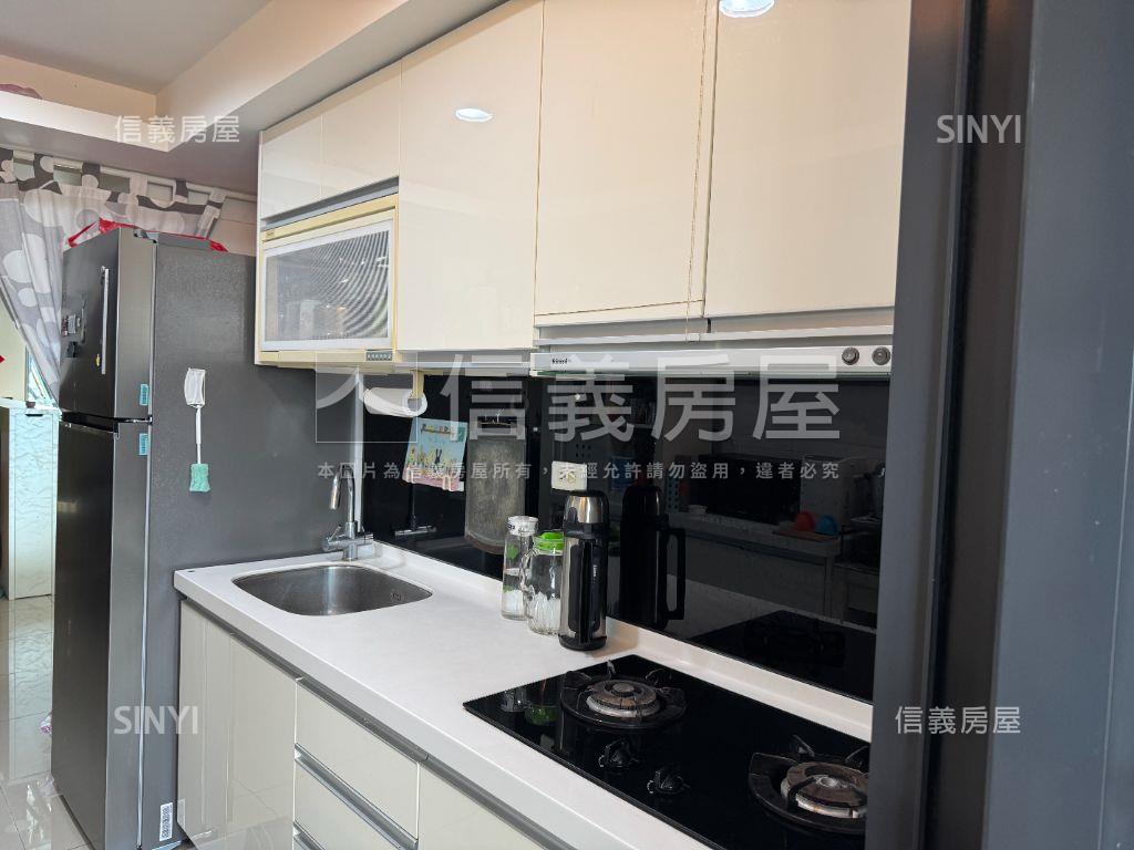 近青埔國小大三房雙車位房屋室內格局與周邊環境