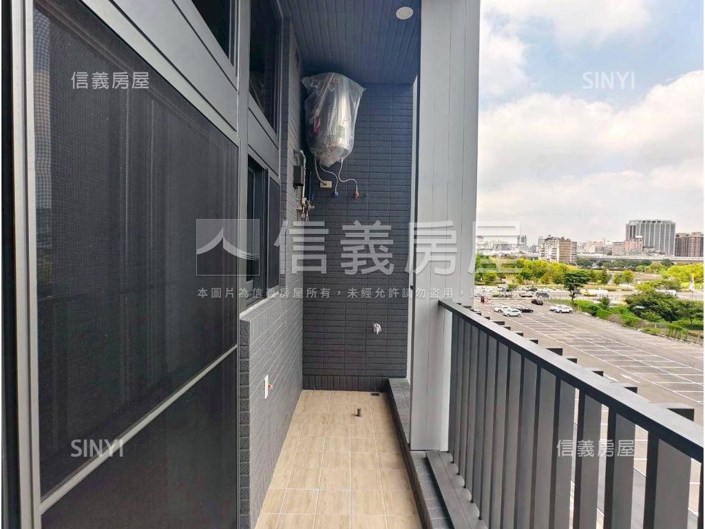 浩瀚湖濱城４樓美商辦房屋室內格局與周邊環境