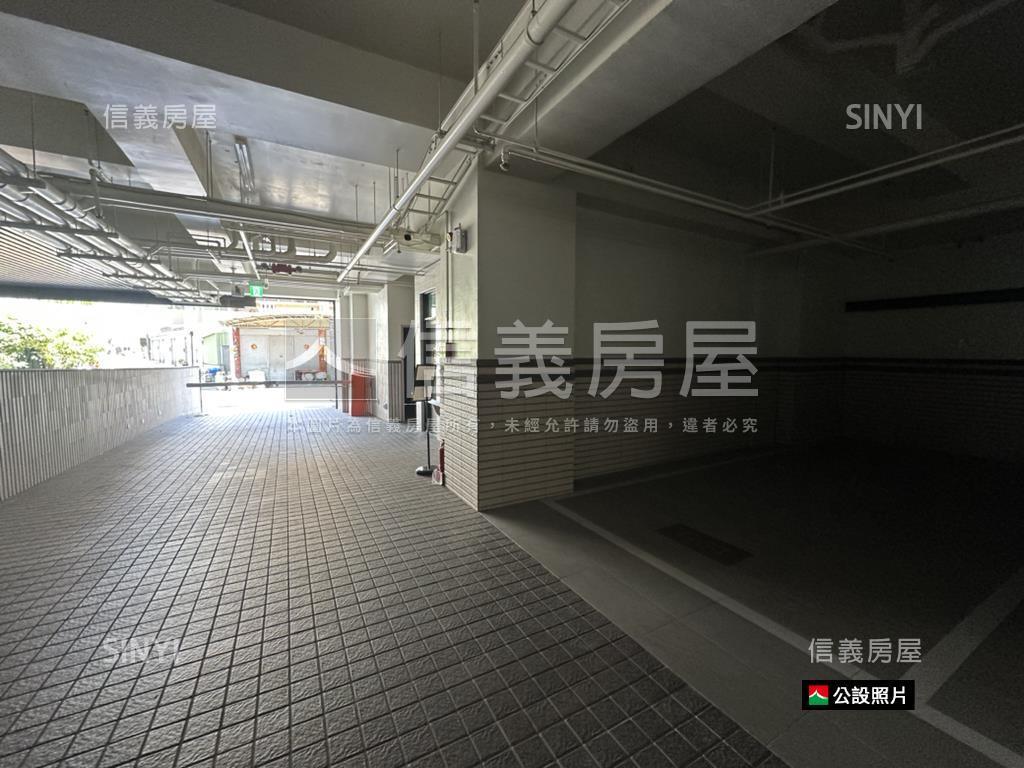 新市約１年三房平車房屋室內格局與周邊環境