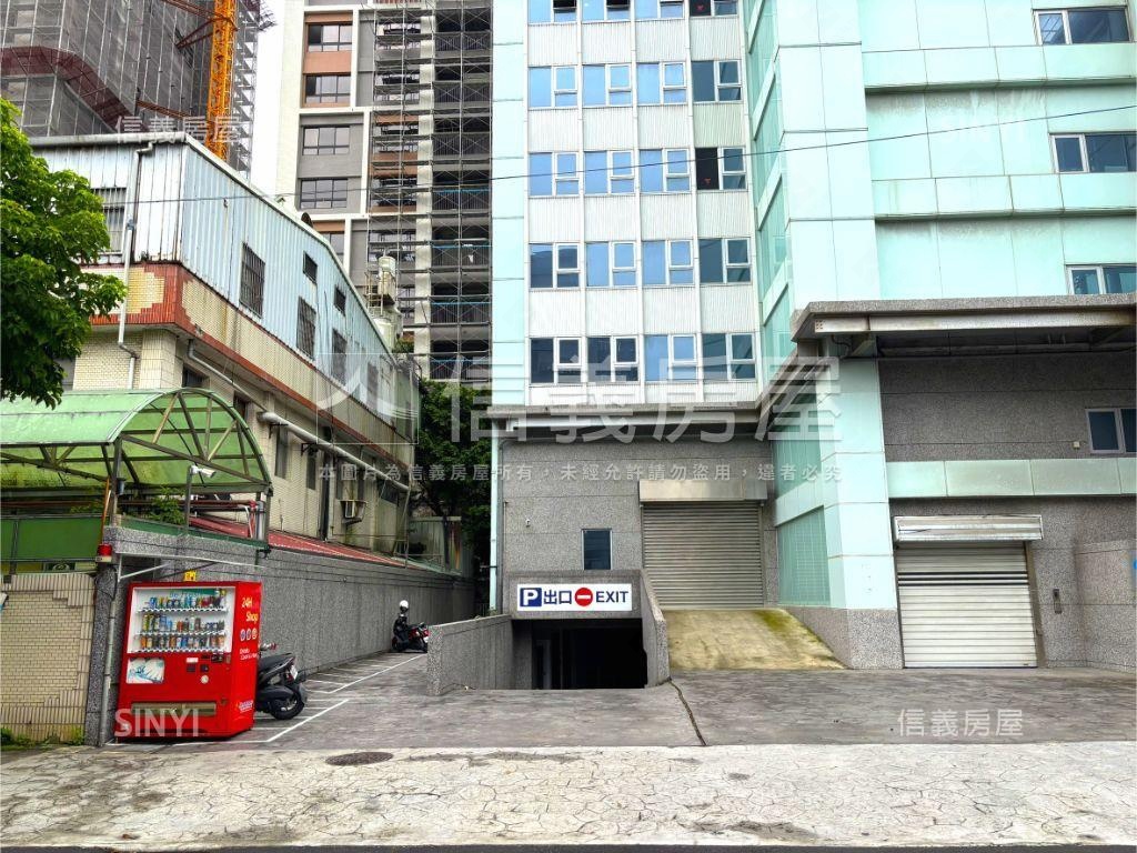 新北鋼骨企業總部３～４樓房屋室內格局與周邊環境