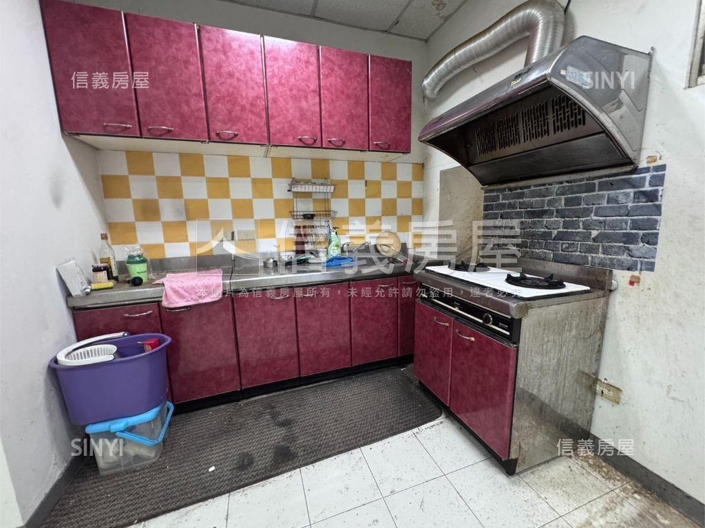 建國路黃金店面房屋室內格局與周邊環境