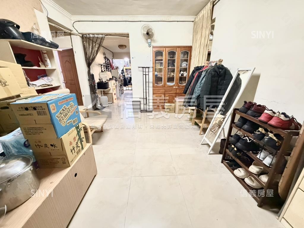 近捷運一樓停車方便房屋室內格局與周邊環境