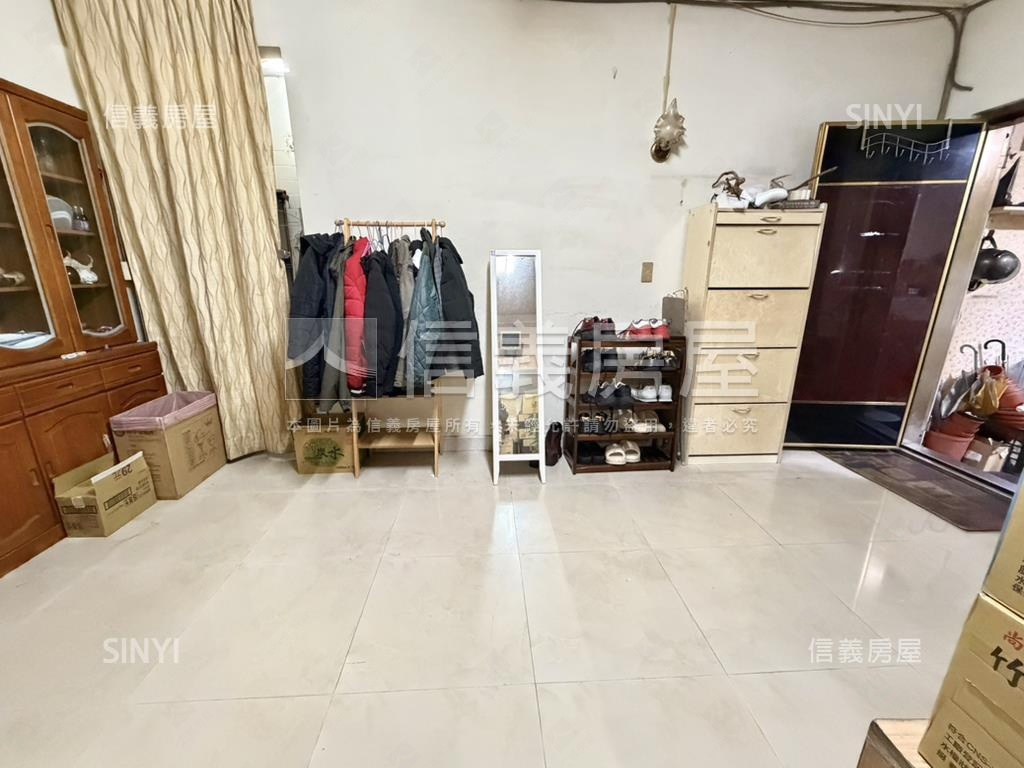 近捷運一樓停車方便房屋室內格局與周邊環境