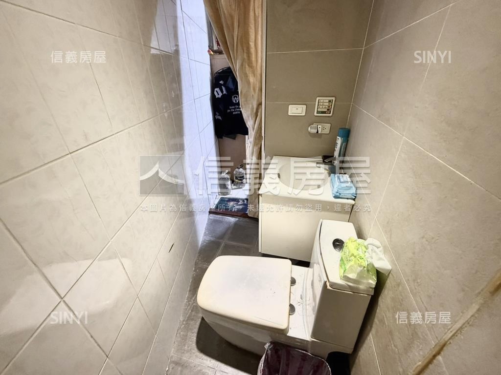 近捷運一樓停車方便房屋室內格局與周邊環境