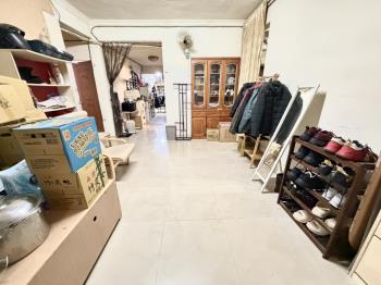 邊間三面採光好停車