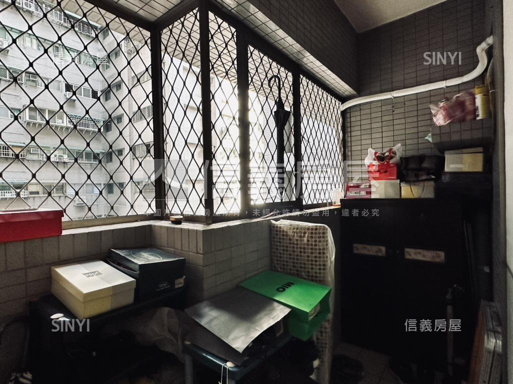 捷運菜寮電梯三房房屋室內格局與周邊環境