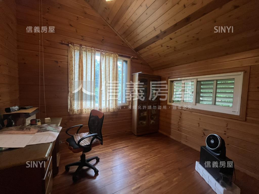 龍潭高園路大地坪原木屋房屋室內格局與周邊環境