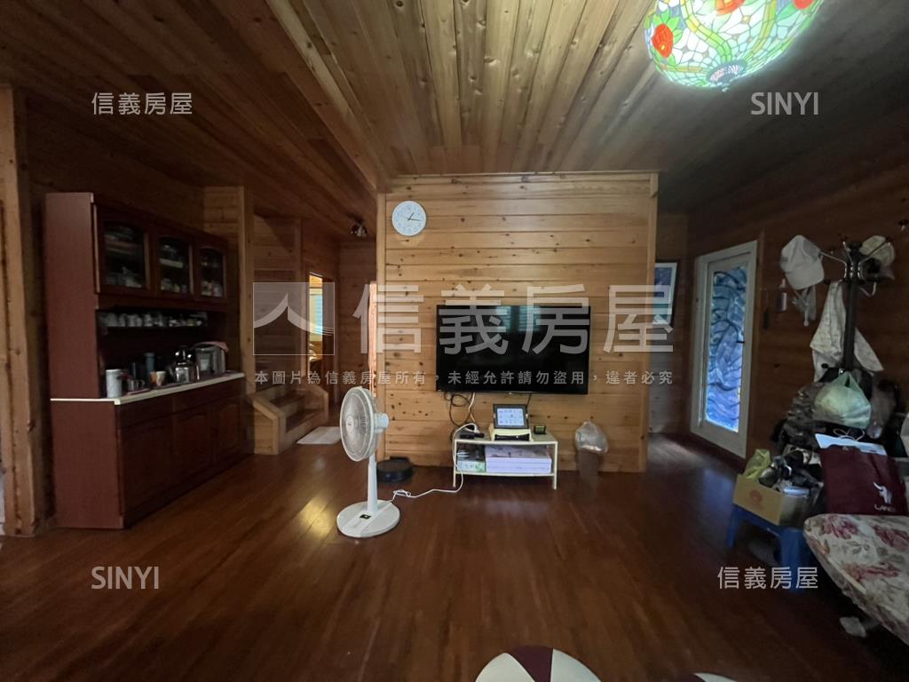 龍潭高園路大地坪原木屋房屋室內格局與周邊環境