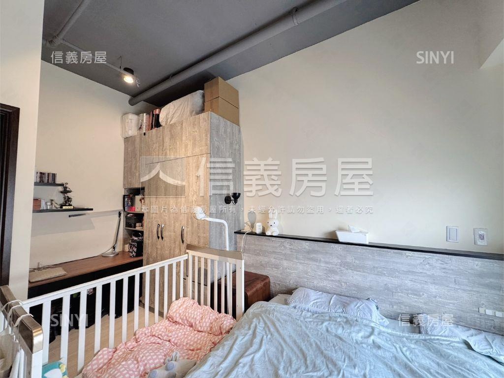 文華匯次頂樓精裝歐風兩房房屋室內格局與周邊環境