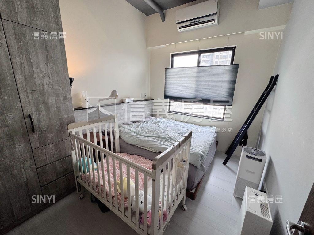 文華匯次頂樓精裝歐風兩房房屋室內格局與周邊環境