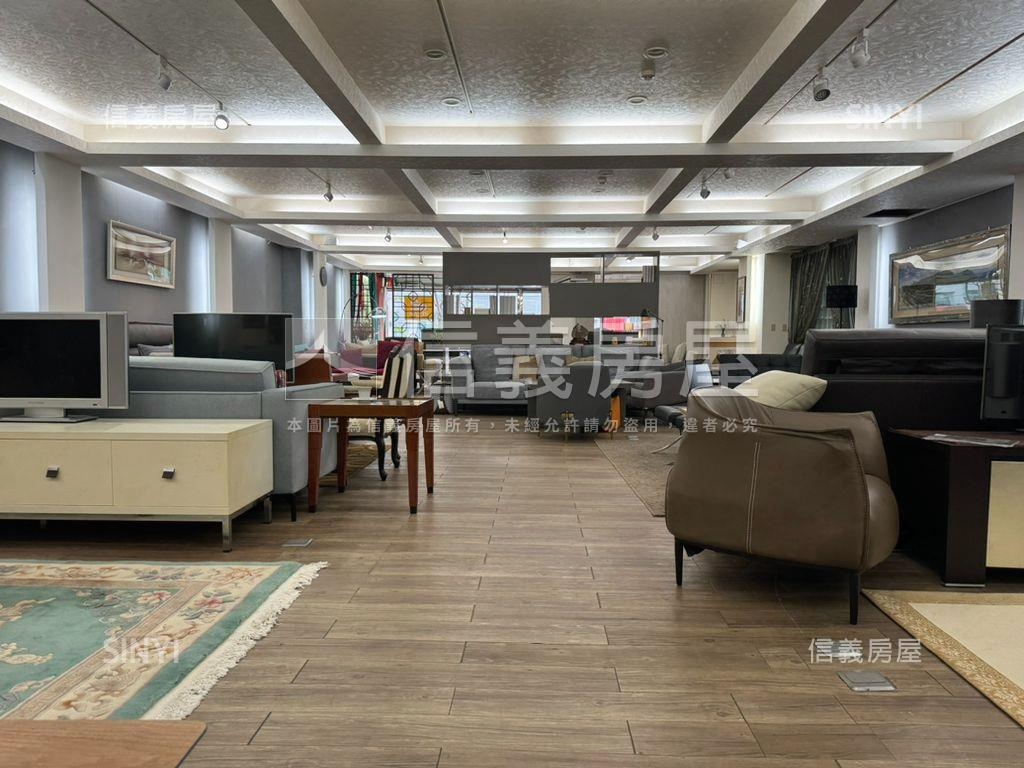 內湖挑高黃金店面珠寶盒房屋室內格局與周邊環境