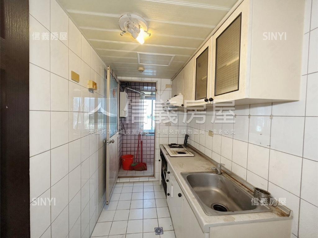 ☆低總價☆誠意出售價可談房屋室內格局與周邊環境