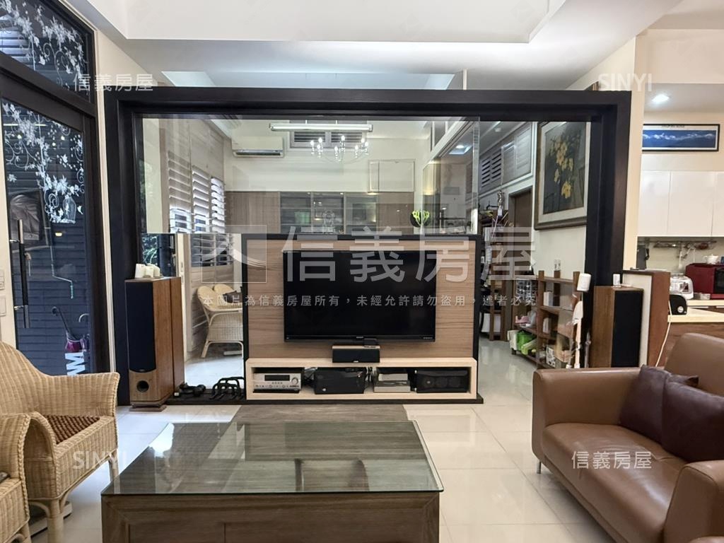 九昱十美挑高庭院豪邸房屋室內格局與周邊環境