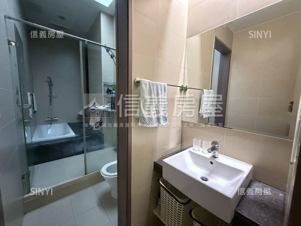 九昱十美挑高庭院豪邸房屋室內格局與周邊環境
