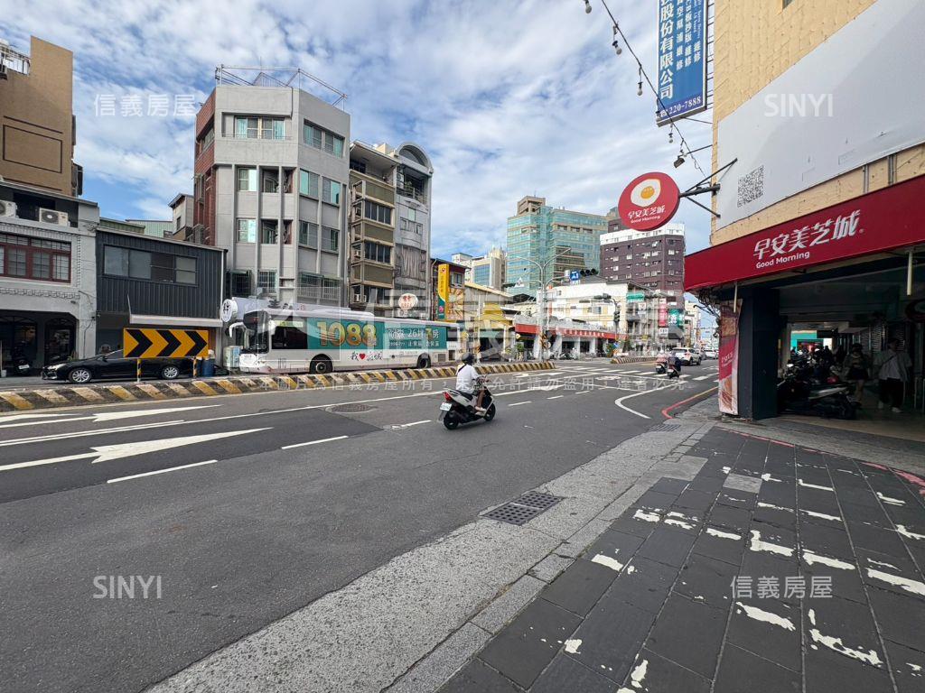 赤崁旁正成功路深約５０Ｍ房屋室內格局與周邊環境