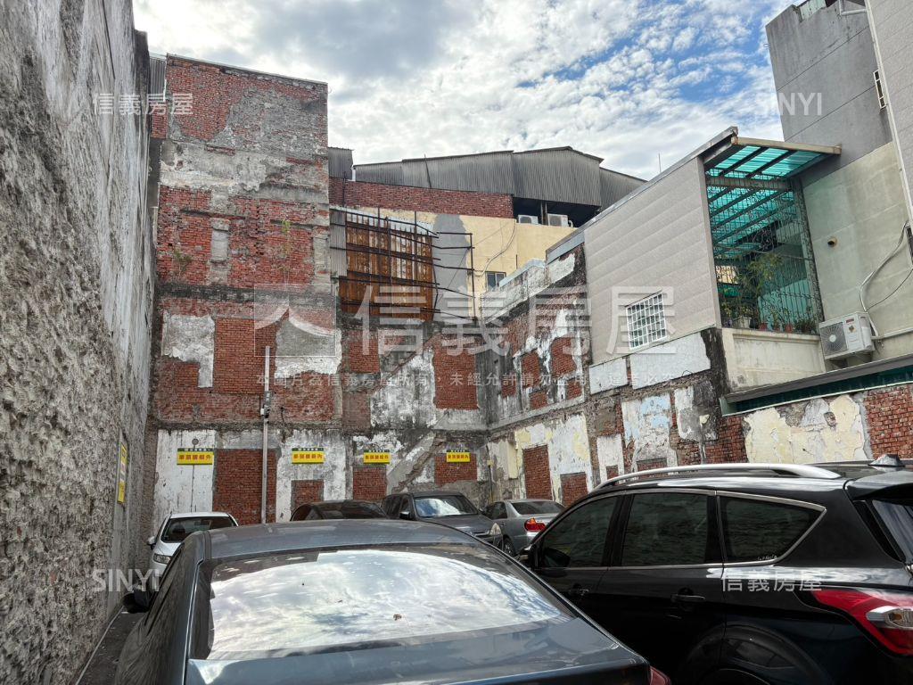 赤崁旁正成功路深約５０Ｍ房屋室內格局與周邊環境