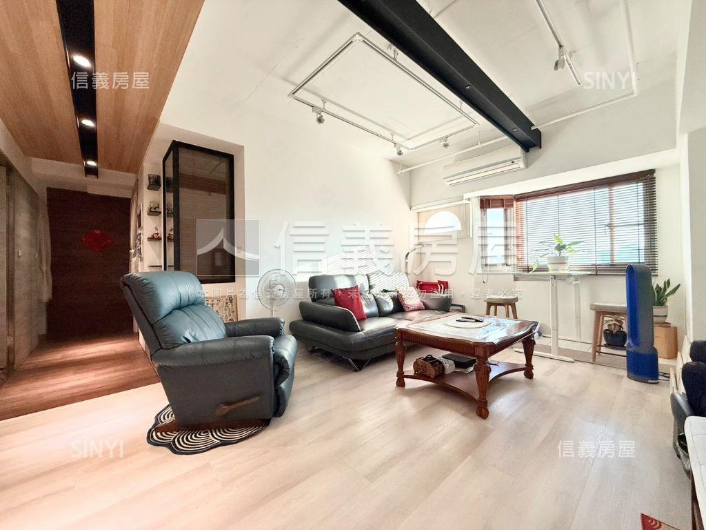 河堤景觀四房平車房屋室內格局與周邊環境