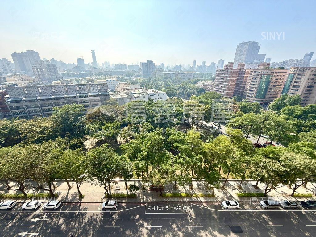 河堤景觀四房平車房屋室內格局與周邊環境