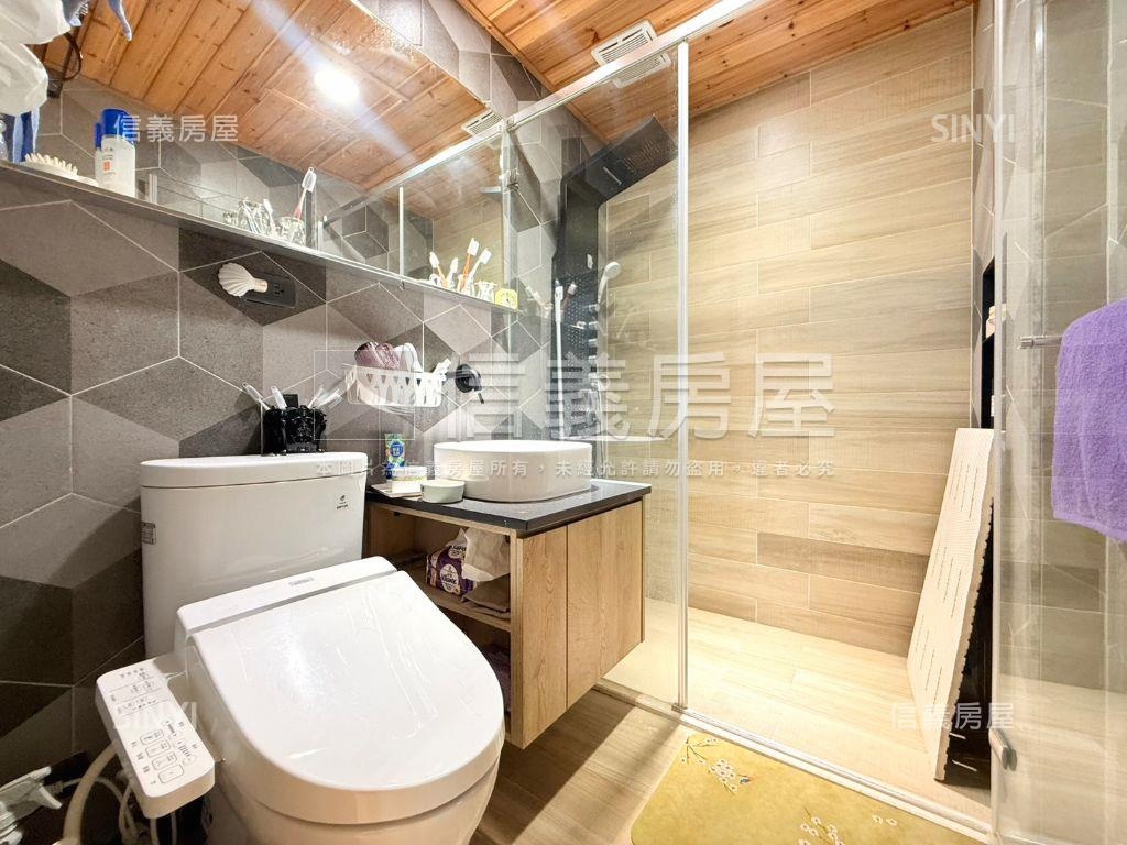 河堤景觀四房平車房屋室內格局與周邊環境