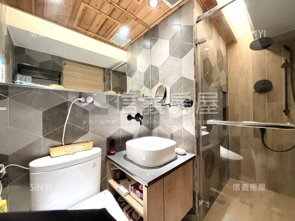 河堤景觀四房平車房屋室內格局與周邊環境