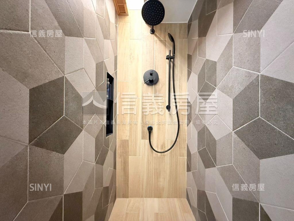 河堤景觀四房平車房屋室內格局與周邊環境