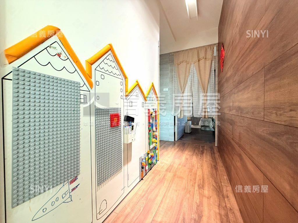 河堤景觀四房平車房屋室內格局與周邊環境