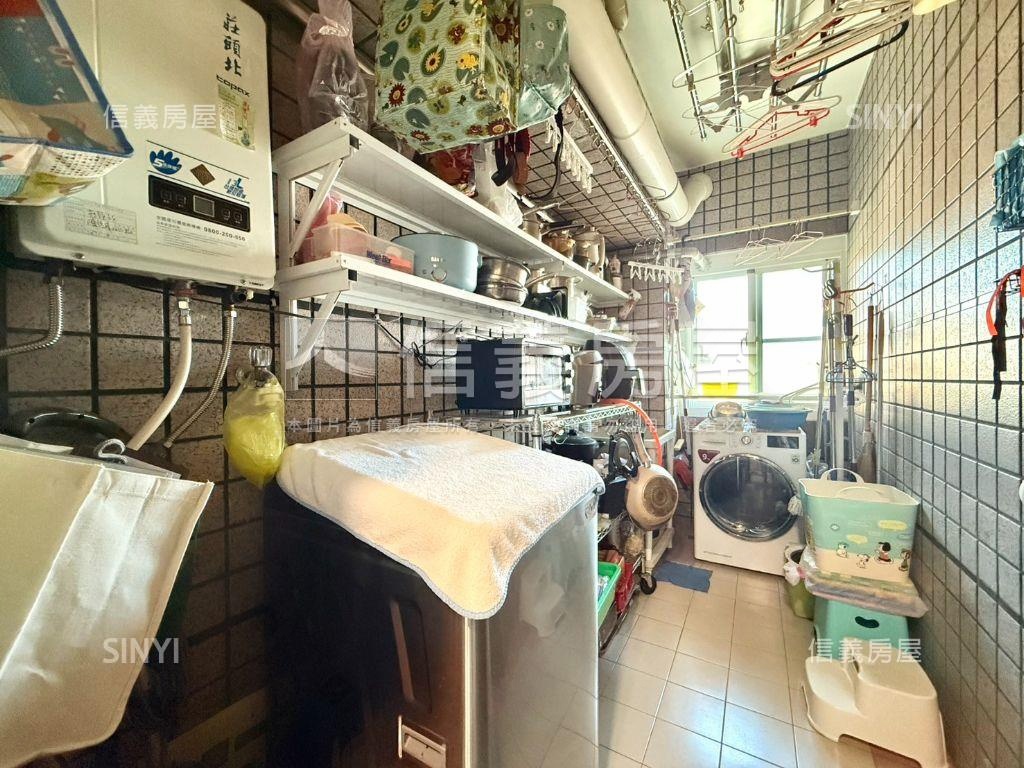 河堤景觀四房平車房屋室內格局與周邊環境