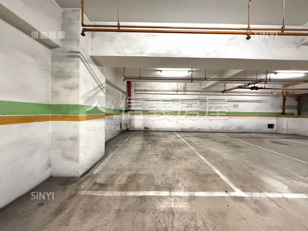 河堤景觀四房平車房屋室內格局與周邊環境