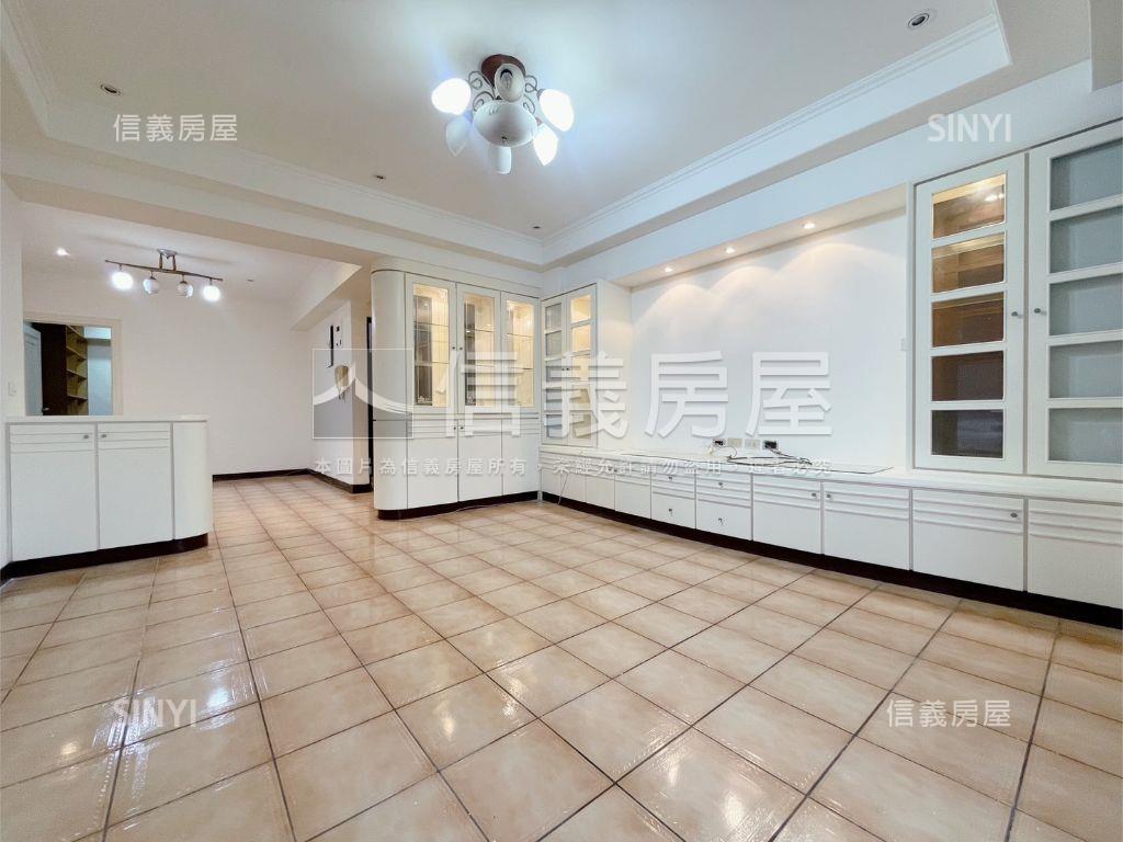 亞東捷運遠揚景觀４房房屋室內格局與周邊環境